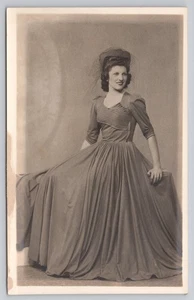 Philadelphia Woman in Pleated Dress / Ball Gown & Veiled Hat RPPC 1939-1950 - Picture 1 of 5