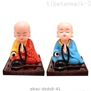 2 pezzi testa tremante ad energia solare Buddha danzante monaco buddista decorazione auto - Foto 1 di 5