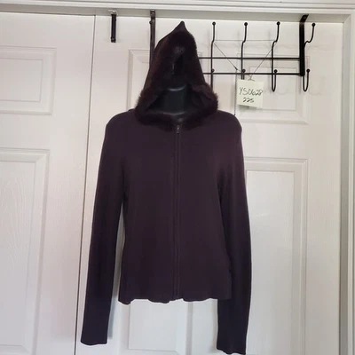 Suéter BCBG Marrón Tejido con Capucha de Piel Sintética Cremallera Completa Mangas Largas Talla Pequeña  Foto 1 de 4