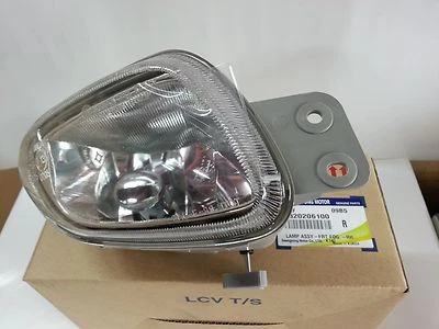 Genuine FRONT FOG LAMP:WHITE - RH:1p for Ssagyong KORANDO  ~ 05 #8320206100 - Image 1 of 4