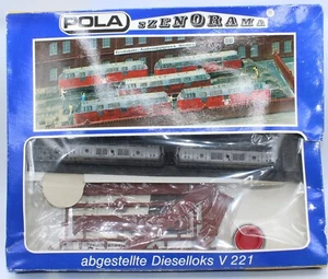 POLA N 306 Szenorama "abgestellte Dieselloks V 221" OVP Spur N - Bild 1 von 2