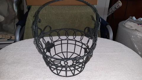 9" Tall Green Wire Basket with Circles & Ivy Leaves Cover