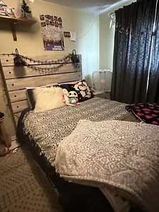 3 Piece Cambeck Bedroom Set - Picture 1 of 8