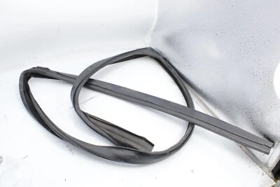 2005-2010 Pontiac G6 driver window RUN CHANNEL left 25975454 oem - Image 1 of 3