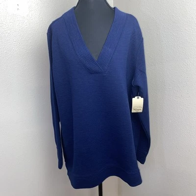 New St John's Bay Tunic Top Women's XXL American Navy V-Neck Long Sleeve Quilted - Image 1 of 4