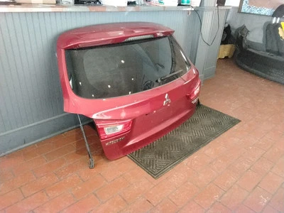 Puerta levadiza trasera deportiva MITSUBISHI OUTLANDER 2011 2012 2013 2014 2015 2016 OEM Foto 1 de 4