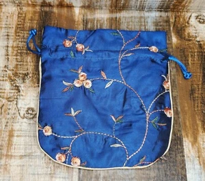 Borsa a tracolla in seta blu ricamata floreale fiori di ciliegio Sakura asiatica cinch gioielli - Foto 1 di 2