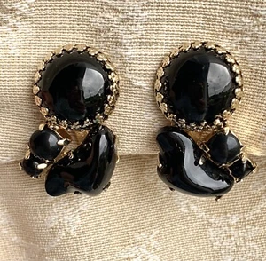 1960’s Black Cabochons & Poured Glass Gold Tone Dogtooth Setting Clip Earrings - Picture 1 of 8