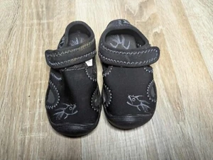 Kids/Infants Hot Tuna Beach Shoes size 6 - Picture 1 of 2