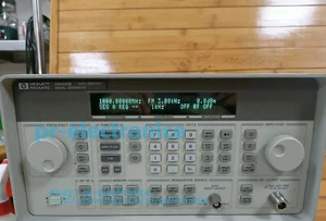 KEYSIGHT HP Agilent 8648B Signal Generator Frequency 9 kHz- 2 GHz#pr - Picture 1 of 3