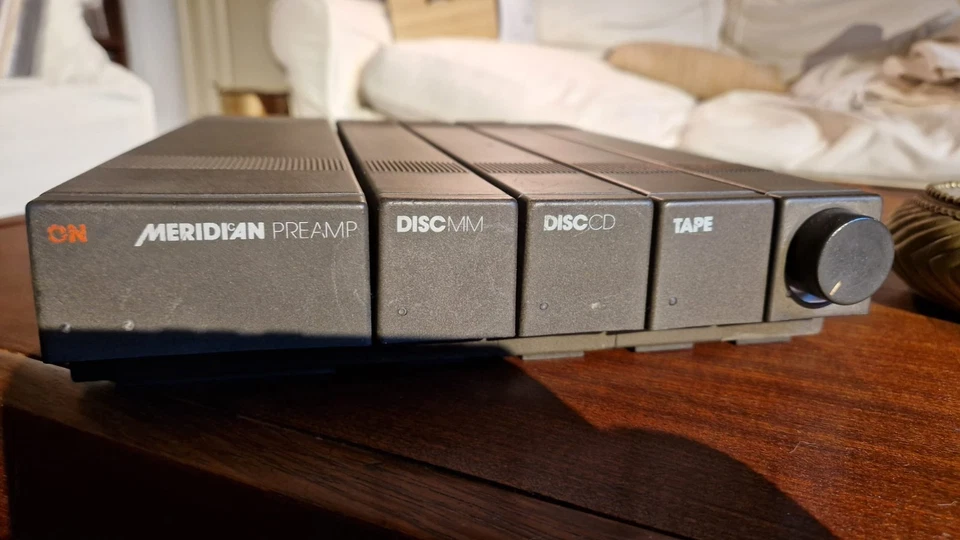 MERIDIAN storico Pre a componenti discreti e Finale in classe AA - Immagine 1 di 4