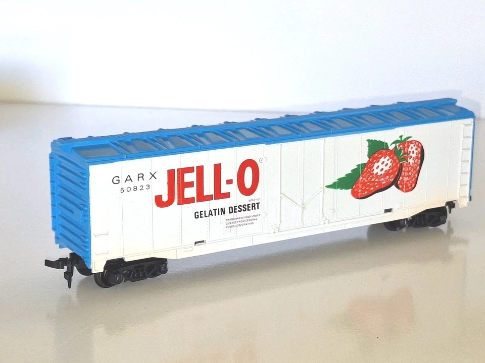 Tyco 365A 50' Jello Boxcar Wagon. V/good cond. Boxed. HO scale - Image 1 of 4