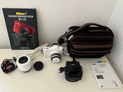 Nikon 1 V1 10.1MP Full-HD Video Systemkamera Double Zoom Kit mit 2 VR Objektiven - Bild 1 von 4