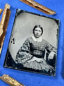 C.1860 Ambrotipo MUJER en Vestido a Cuadros ~ Vidrio sobre Vidrio, Imagen Limpia 2.5" x 2" - Imagen 1 de 15
