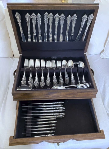 Beautiful Medici by Gorham Sterling Flatware Service for 12+, 100 Pieces & Case Cover