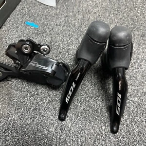 Shimano 105 di2 shifters & 105 Di2 Rear Derailer 12 Speed - Picture 1 of 9