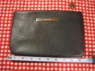 IVANKA TRUMP EMBREAGEM PRETA APROX 9"x6" COURO SIMULADO FRETE GRÁTIS EUA - Imagem 1 de 4