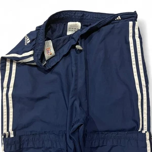 Pantalones deportivos Adidas de colección para hombre L azul marino poli 3 rayas fútbol paracaídas - Imagen 1 de 6