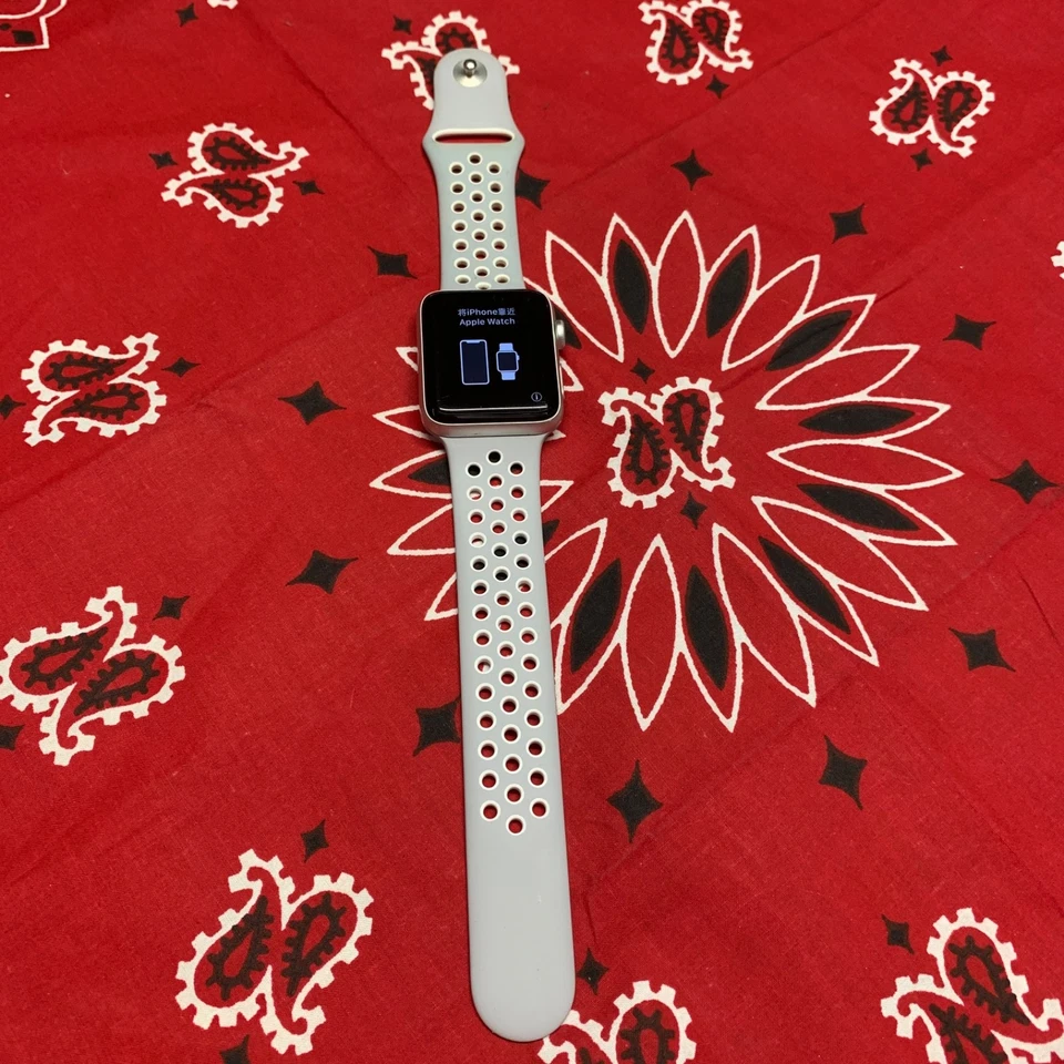 apple watch serie 2 nike 42mm Foto 1 de 4