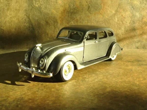 Signature **** Models 1936 Chrysler Airflow Daimler Diecast 1:32 Auto - Bild 1 von 12