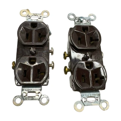(Pack of 2) Pass & Seymour Brown Duplex Receptacle, 20A, 125V, 5362 - Image 1 of 4