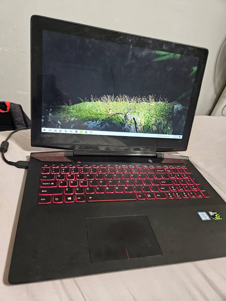 Lenovo Y700 15.6" Core i7-6700HQ 2.6GHz, 16GB RAM, 1TB HDD Plus 256GB... Foto 1 de 1