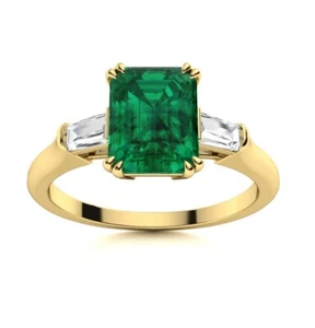 18K Yellow With Emerald Stone (3 cts) and Emerald cut Diamonds (.34cts) - Picture 1 of 3