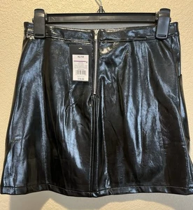 Art Class Girls' Size XL 14 Black Shiny Faux Leather A-Line Skirt - Picture 1 of 3