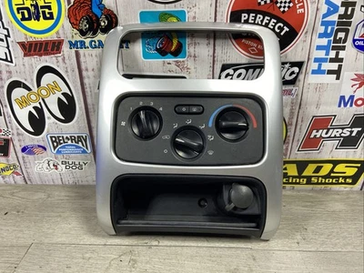 Jeep Liberty 2002-2004 interruptor de calefacción control de clima de aire acondicionado radio bisel plateado OEM Foto 1 de 4