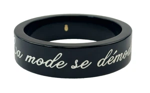 Vintage CHANEL La Mode Se Demode Le Style Jamais Bangle Bracelet Black Resin - Picture 1 of 10