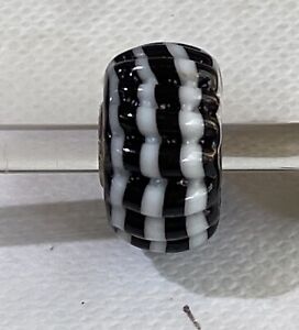 Trollbeads Unique Glass Bead Ruffled Black And White  “Zebra Or Crosswalk”