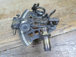 KEVIN & HUGHES LONDON 1917 VINTAGE REPLICA SEXTANT MADE IN BRASS - Picture 1 of 10