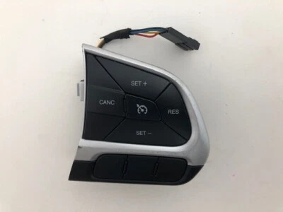 Used 2015-2018 Jeep Renegade Cruise Control Switch OEM Mopar 735587839 - Image 1 of 4