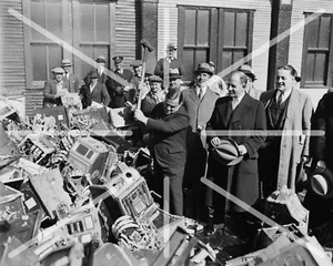 Mayor NY Destroying Slot Machines Vintage 8x10 Photography Reprint - Picture 1 of 1