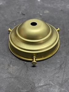 SOPORTE DE PANTALLA PLANO DE LATÓN SIN TERMINAR DE 3 1/4” PULGADAS CON 3 TORNILLOS DE FIJACIÓN CHAPADOS EN LATÓN - Imagen 1 de 7