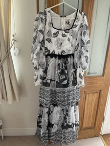 Maxi Vestido Floral Vintage Años 70 Kati at Laura Phillips Negro Blanco 12 Cottagecore - Imagen 1 de 6