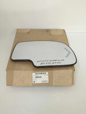 New OEM genuine GM Door Mirror Glass Signal 2003-2007 GM Trucks RH Arabic words - Image 1 of 4