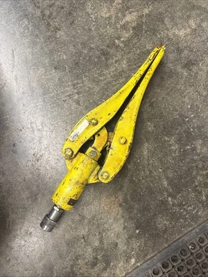 1.5 Ton Enerpac W-15  Hydraulic Spreader Jaws - Image 1 of 4