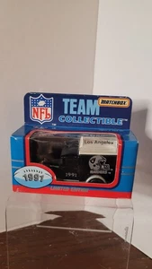 Matchbox NFL Team Collectible 1991 Los Angeles Raiders Diecast Truck - Bild 1 von 3