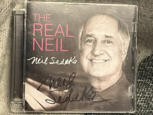 The Real Neil Neil Sedaka  Rare Original Hand Signed CD - Imagen 1 de 2