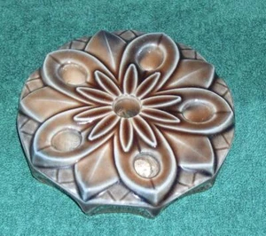 WADE CERAMICS - Porcelain Flower Frog, Lily/Daisy Pattern, Made in Ireland - Picture 1 of 1
