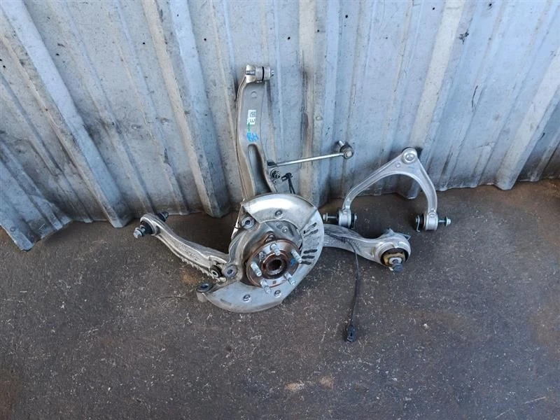 Juego de nudillos de suspensión delantera derecha Jaguar F-Pace Range Velar 17-19  Foto 1 de 4