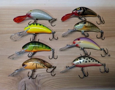Lot of 8 Salmo Hornet #5 Floating Fishing Lures Rare Colors - Image 1 of 2