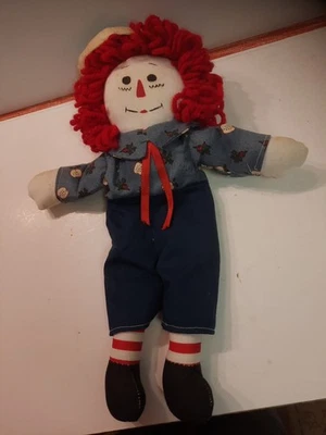 Винтажная кукла 12 дюймов Raggedy Andy с расписанным вручную лицом, ручная работа, полка изношенная грязная   - Изображение 1 из 4