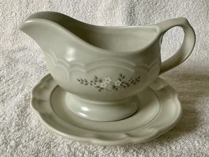 Vintage grau Pfaltzgraff Erbstück Steinzeug Sauciere 436 und Untertasse - Bild 1 von 7