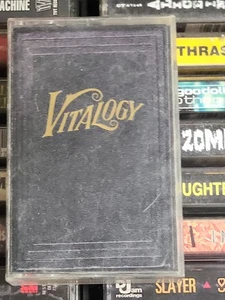 Pearl Jam Vitalogy Cassette Tape Grunge Rock - Picture 1 of 4
