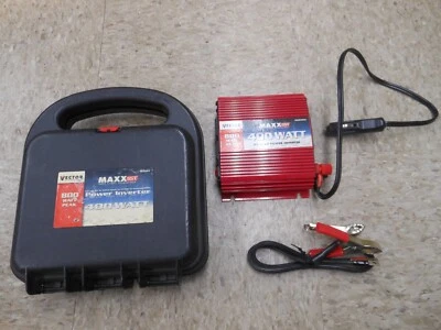 VECTOR MAXX 400 - 800 WATT MAX DC / AC POWER INVERTER VEC024 - Image 1 of 4
