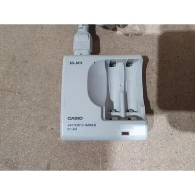 Casio BC-5H Ni-MH Battery Charger Grey 1.2-Volts 550mA for QV-R40 Digital Camera - Image 1 of 4