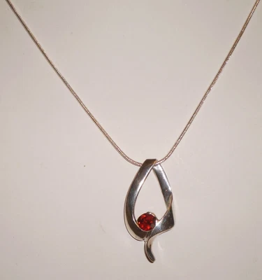 Collar Piedras Granate Rojo Hoja Estilizada Plata de Ley 925 Colgante COLLAR Foto 1 de 4