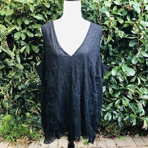 Taking Shape Black Top Size M 16-18 V Neck Sleeveless Crushed Look Roses VGC - Picture 1 of 8